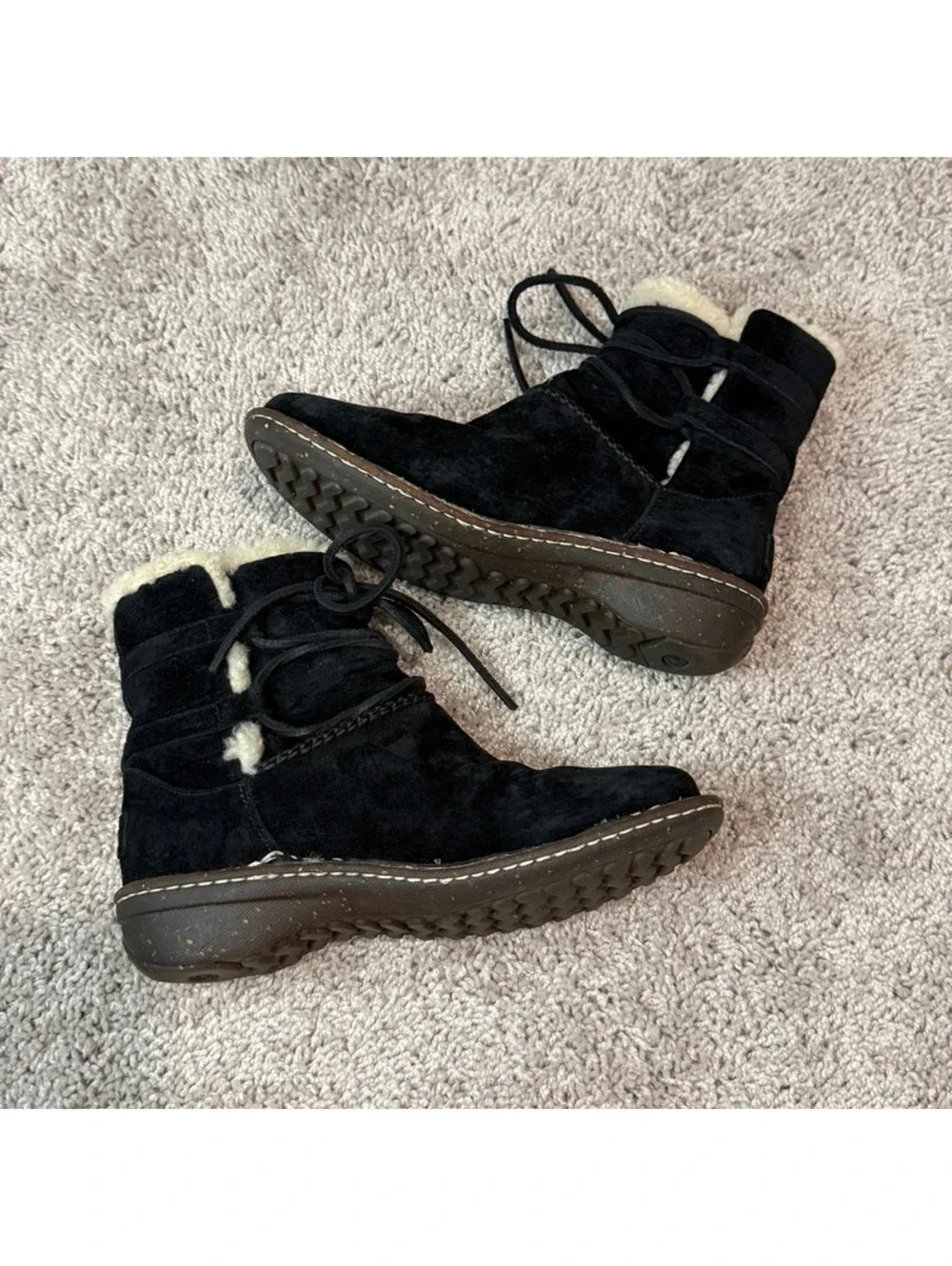 UGG Australia Black Sheepskin Lace-Up Winter Boots Women’s Size 8 EU 39